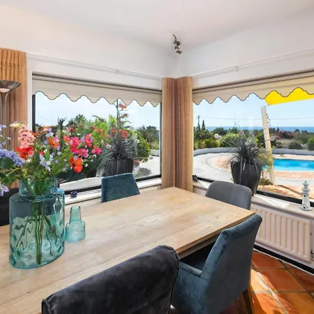 Casa Oliveiras بيت للعطل